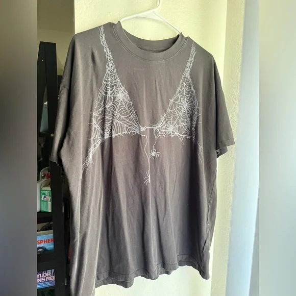 American Eagle Halloween Spooky Tee 👻 - Picture 3 of 5